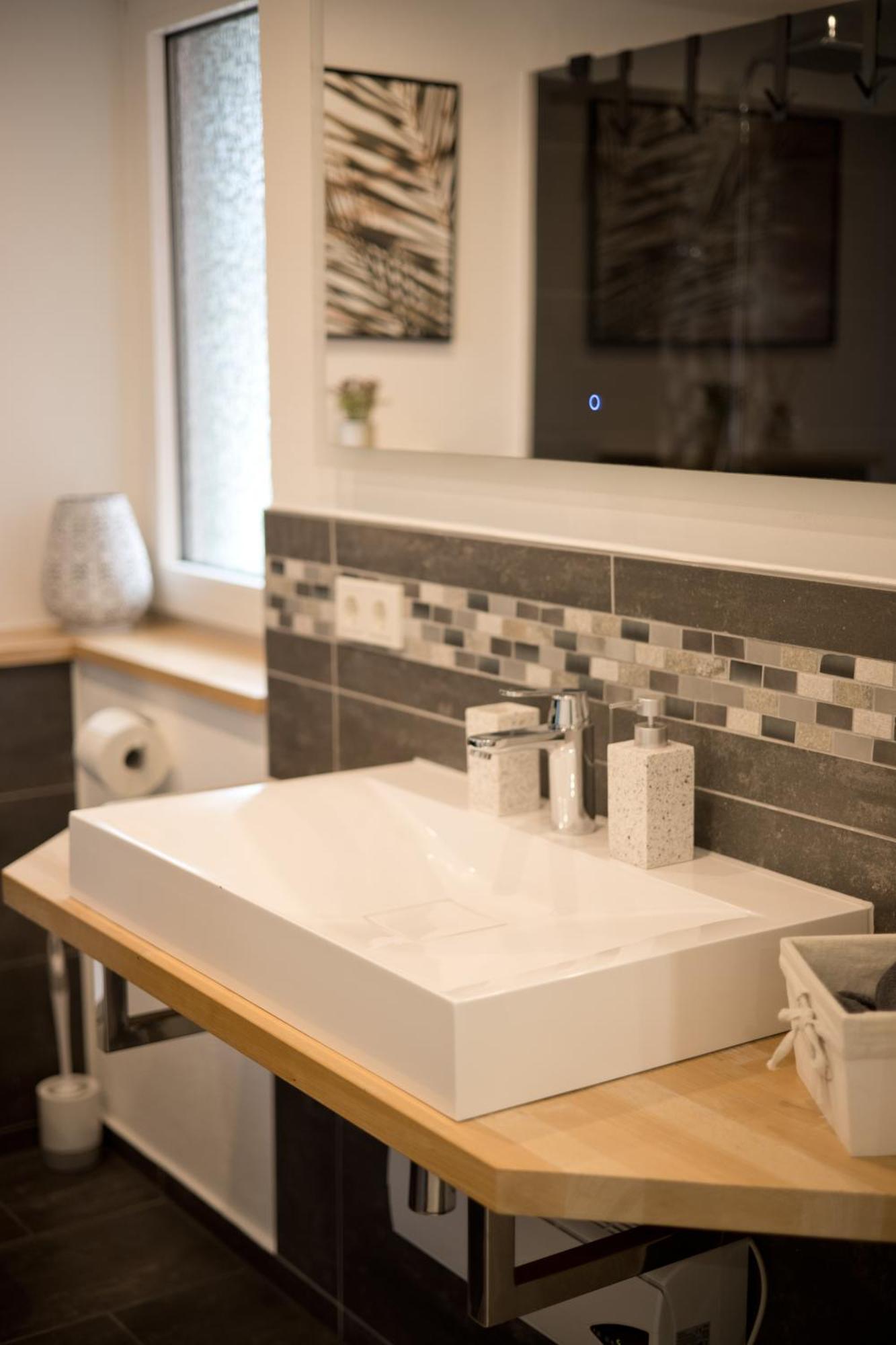 Moderne Wohnung Zum Wohlfuehlen Brachback Extérieur photo